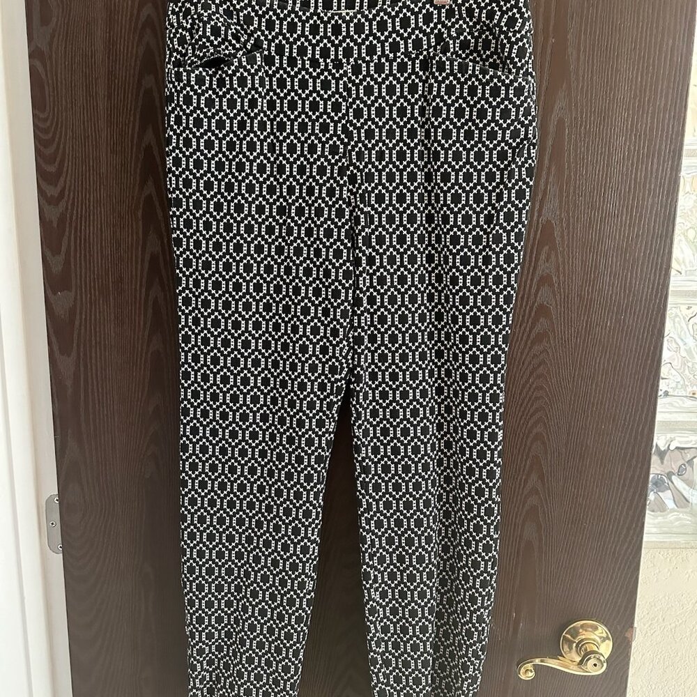 Spartina 449 Pull-On Maren Pants City Market Cross Stitch Black & White Pattern
